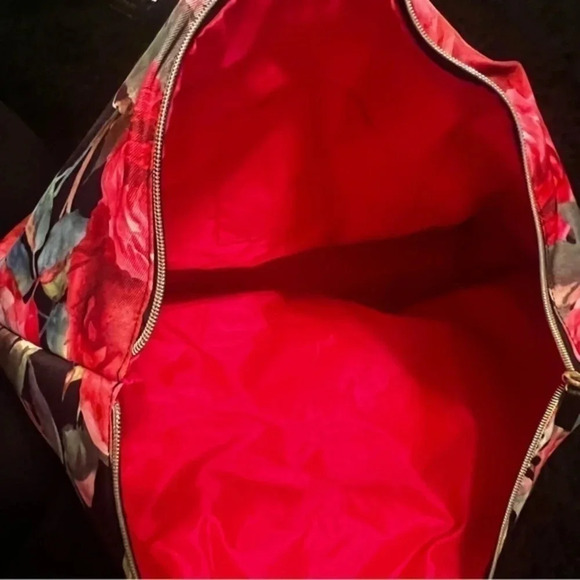 Brand new gorgeous large tote bag - Picture 3 of 3